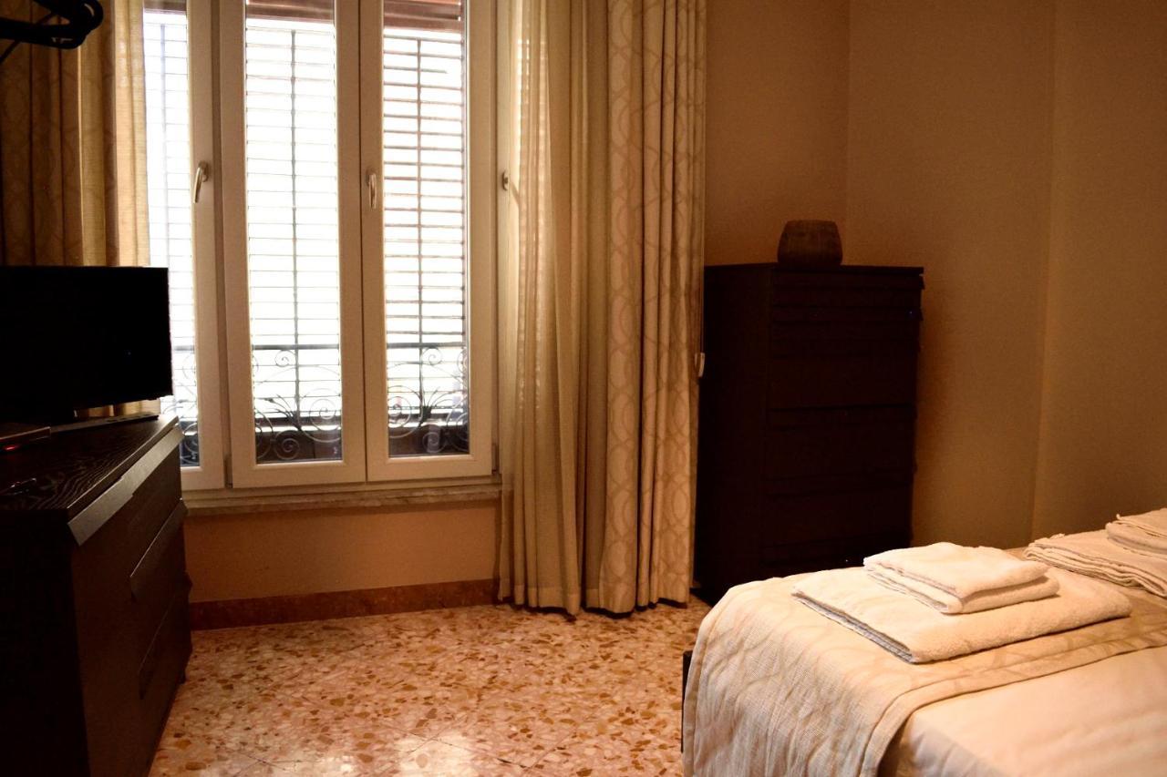 Due Cani Παλέρμο Εξωτερικό φωτογραφία